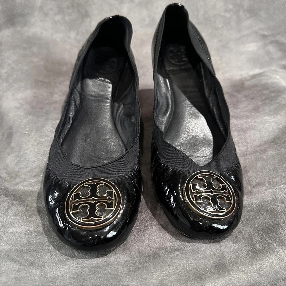 Tory Burch Caroline 2 Ballet Flats Patent Leather Logo Black Gold 6.5 Balletcore